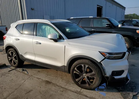 2019 Volvo Xc40 T4 Inscription z USA, uszkodzony, nr VIN YV4AC2HL8K2076379